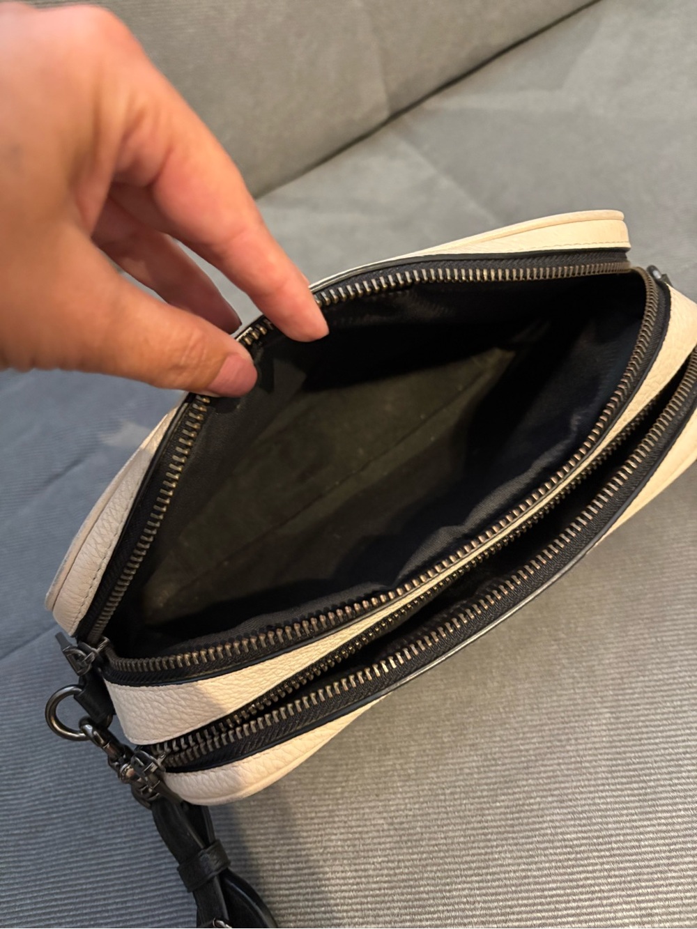 Coach Olive Green Leather Crossbody with White Trim - Picture 4 of 5